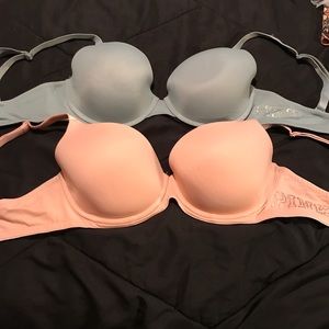 2 Victoria’s Secret bras only wore one time